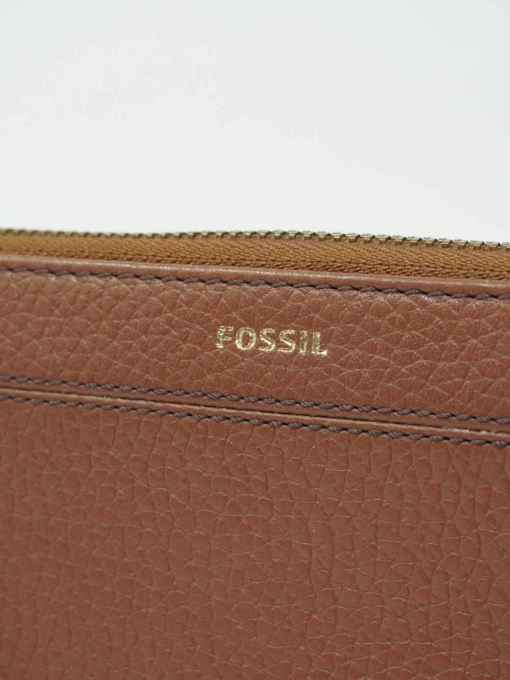 FOSSIL "Tara" Large Continental Zip Around Wallet in Brown Leather - Picture 2 of 5
